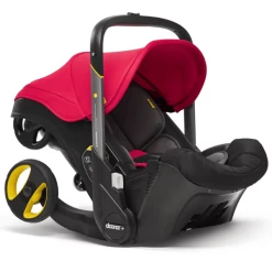 Doona Autostoel Flame Red Met Volledig Geïntegreerd Chassis 2 In 1